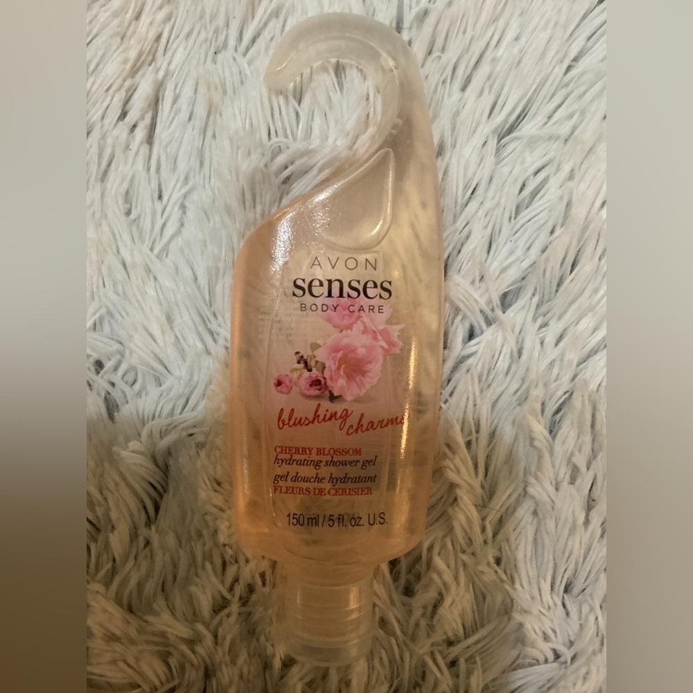 Avon Senses Cherry Blossom Hydrating Shower Gel — Bundle of 3 (150 ml) - Picture 2 of 7